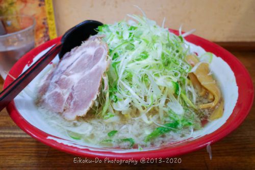 【仙台・北四番丁】スライスネギ山盛りの豚骨醤油ラーメンは珍しい@らーめん六三四 初訪問 - 八五九堂 Blog
